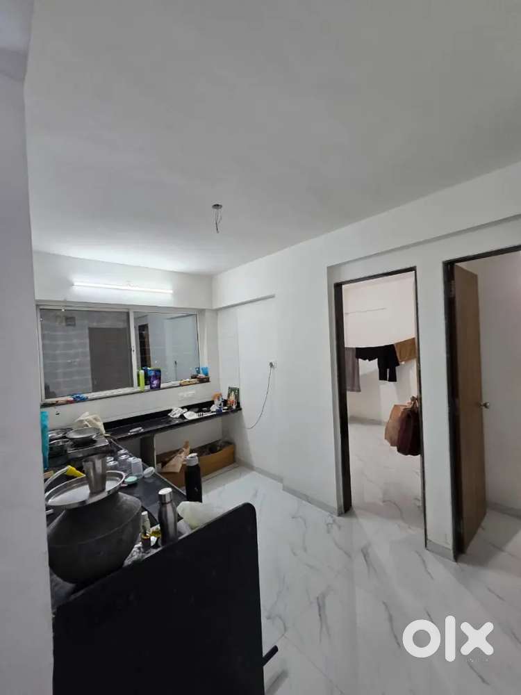 2 Male Bachelor required