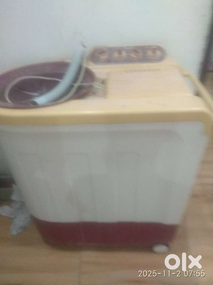 Washing machine company whiripool   only 6month used