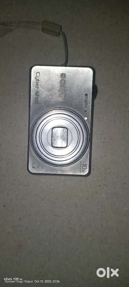 Sony Cyber Shoot /10x OPTICAL ZOOM/No scratches real camera zooming40x