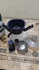 Phillips Juicer model no. HL7566/00
