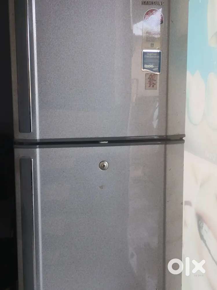 Samsung Refrigerator 230 ltrs