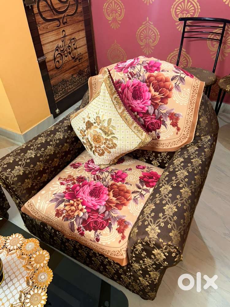 Brand new 4 seater Sofa