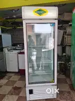 Western bottle freezer 350 litre in good running condition