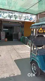 100000 rs advance or 15000 rs rent berasia road main road ki shop h