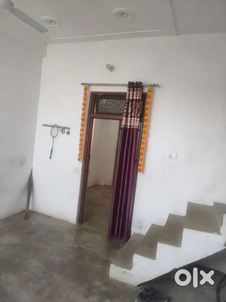 केवल फैमिली अलाउड है