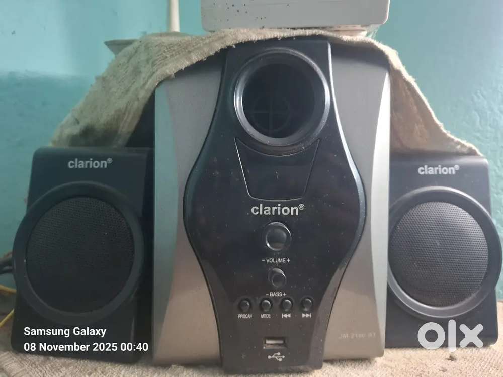 Home theatre 2.1 clarion