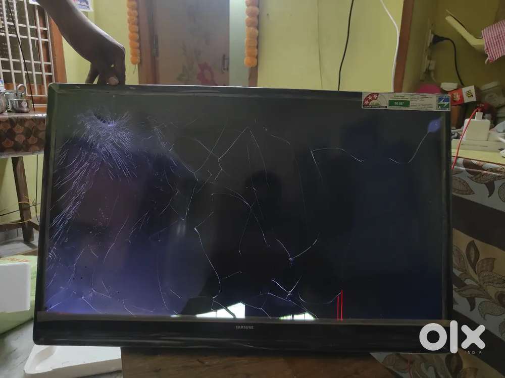 Samsung 4 series HD LED TV 80 cm (32 inches) for parts