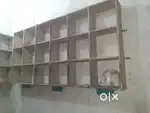 Dukaan ki fiting h  1 saal purani  pon inch bord me bani hui h