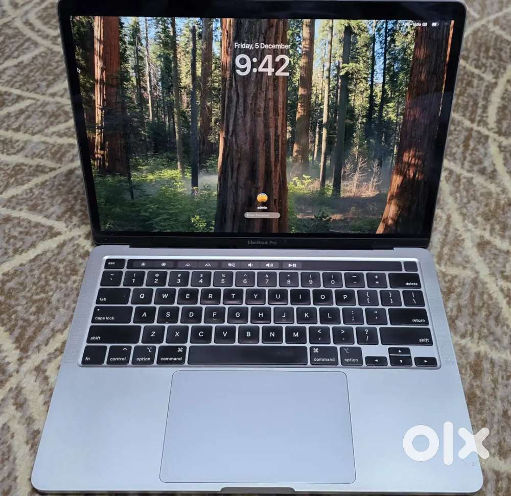 Macbook Pro - 32GB - Ratina Display 13'' - For Professional use