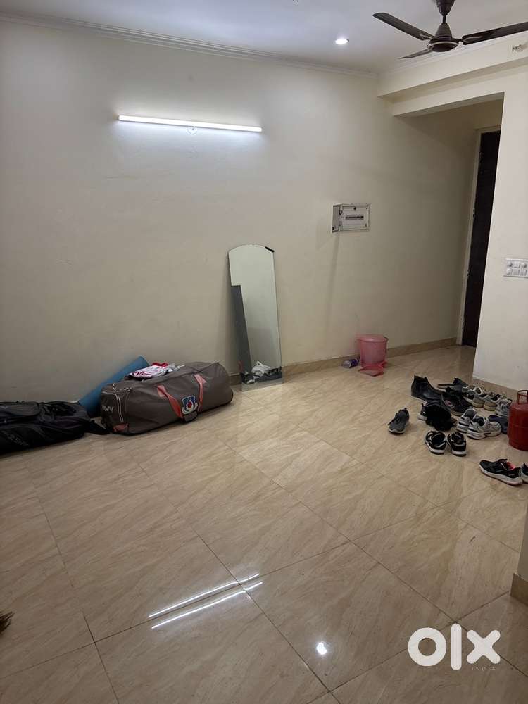 Flat in gaurs yamuna