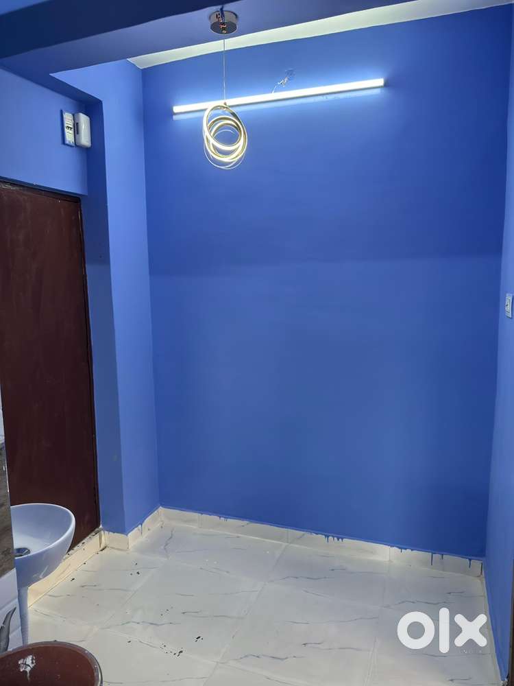 A beautiful big room 1 hall 1 bedroom kitchen batroom window