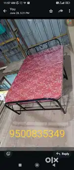 Foldable cot with matress