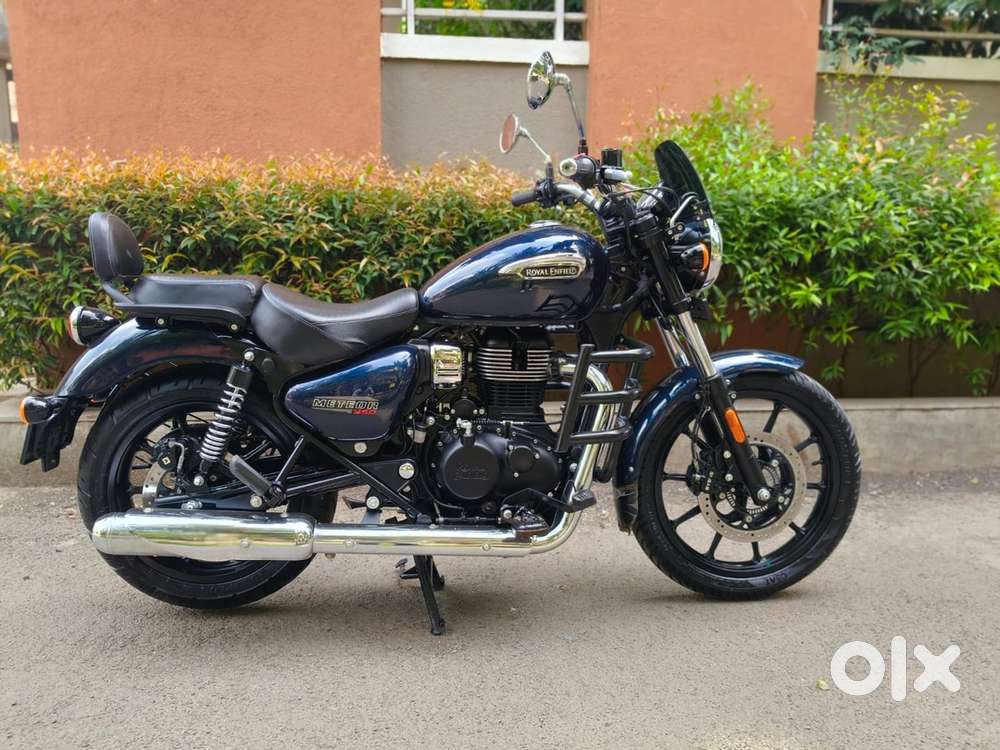Offering Royal Enfield Meteor 350 ABS in Pune