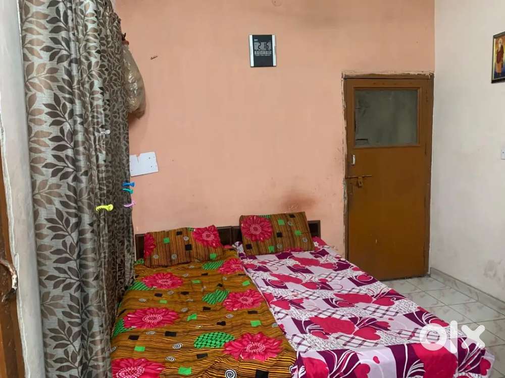 One seat on twin sharing basis for Girls in sector 27A chandigarh