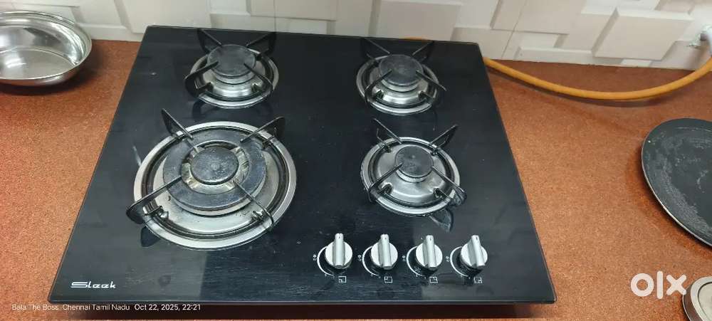 Sleek 4 burner automatic gas stove