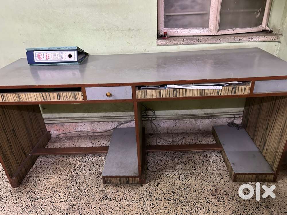 Wooden Computer Table for sitting of 2