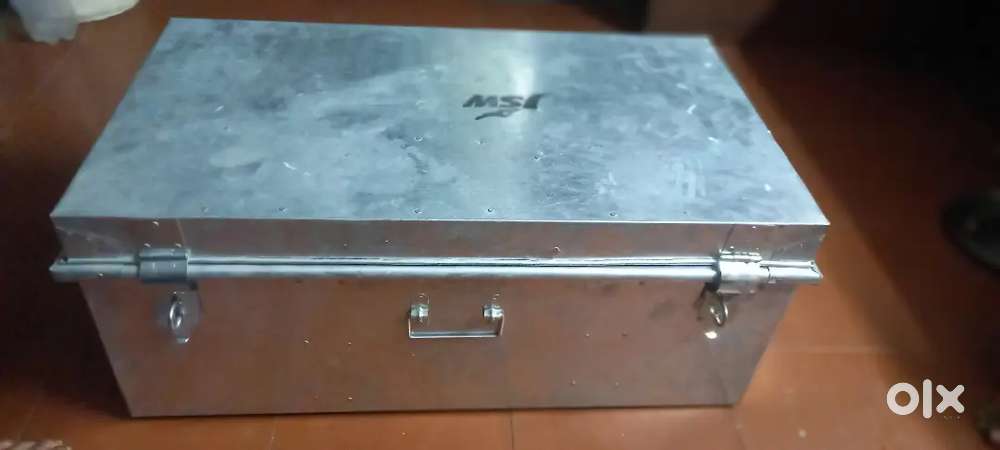 Brand new sandook only one week old Rs1200