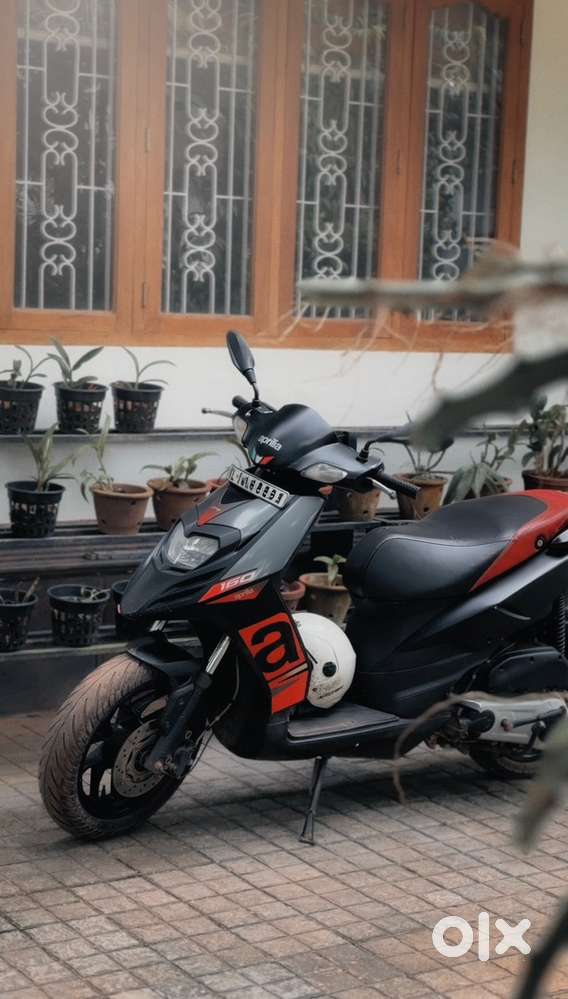 Aprillia sr160 (2021)