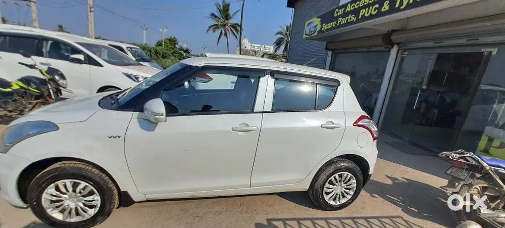Maruti Suzuki Swift 2016 Petrol 95000 Km Driven
