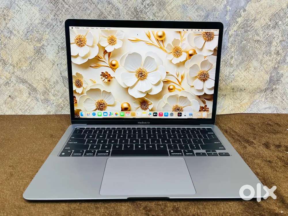 Apple Macbook Air M1 in warranty September 2026
