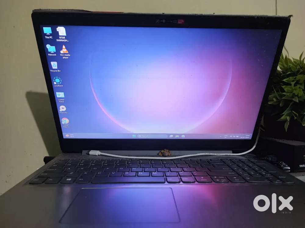 Lenovo Laptop is on sell (3 years old) 4GB RAM + 1TB SSD