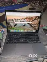 Macbook Air m1 laptop