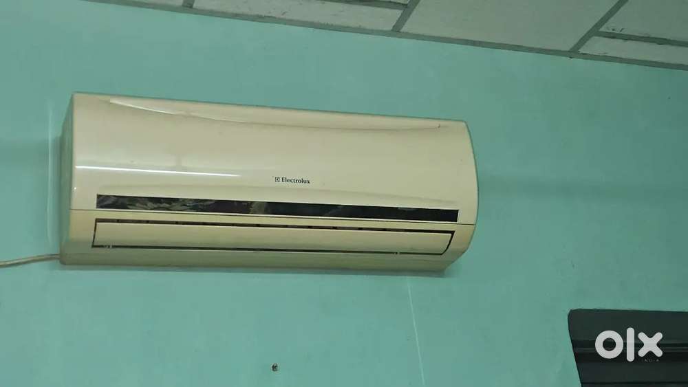 For sale..  1 ton AC
