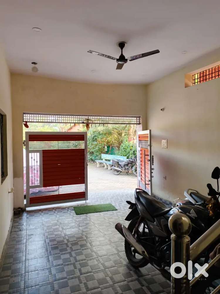 1bhk room available with electricity backup and water supply