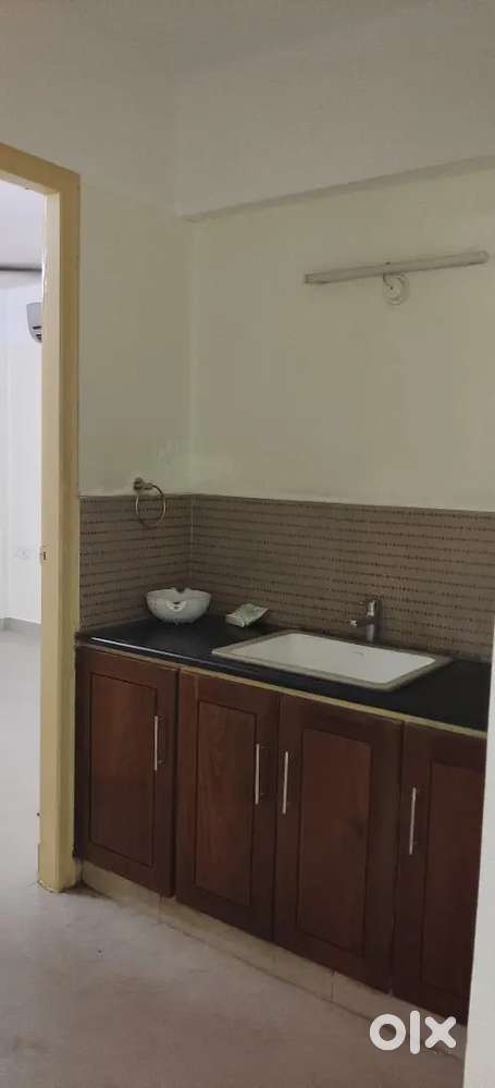 3 BHK SEMI FURNISHED WITH COVERED CAR PARKING SWIMMING POOL FOR RENT.