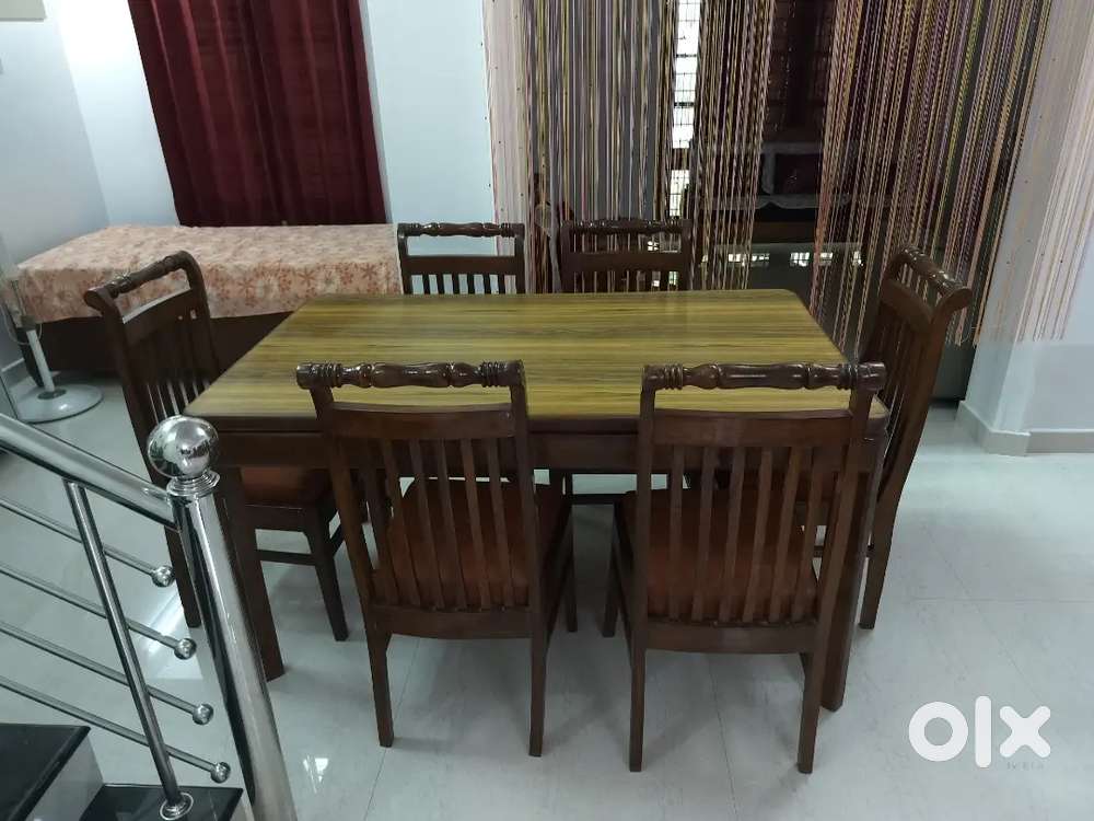 Teak Dining Table+, 6 chairs, 7 years old