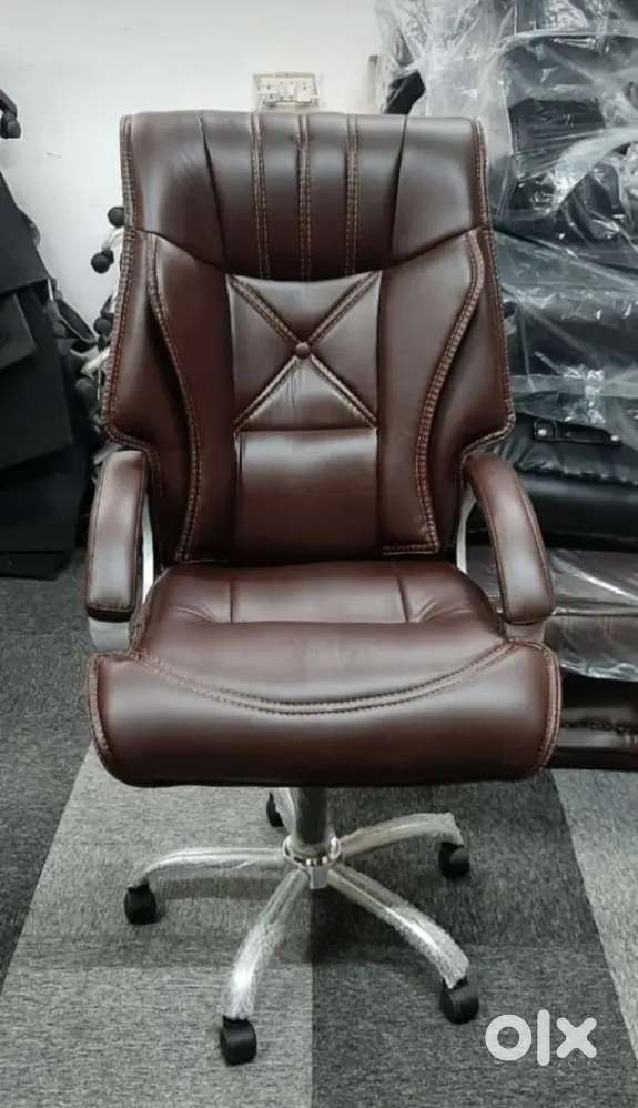 New leatherette boss chair for Rs 4900