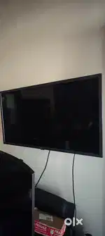 LG 32 inch TV