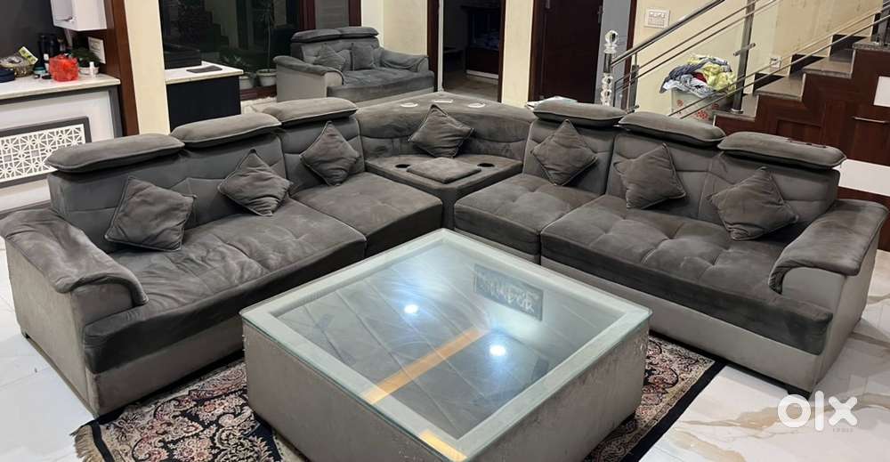 9 seater sofa with centre table