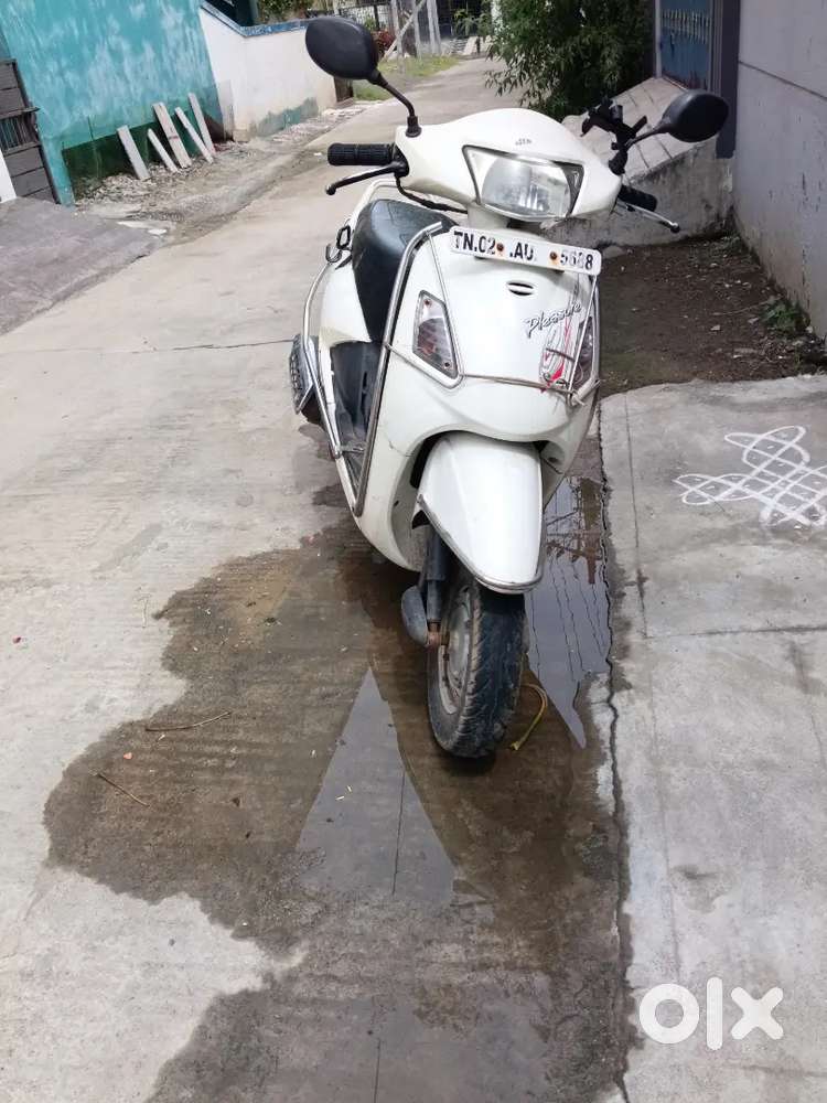 I am selling my Honda pleasure in good condition