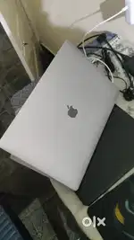 Macbook i7 2019 model