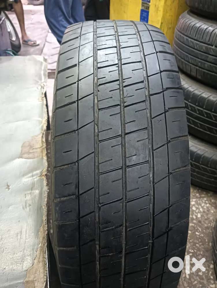 Mahindra Bolero Xylo 215 75 R15