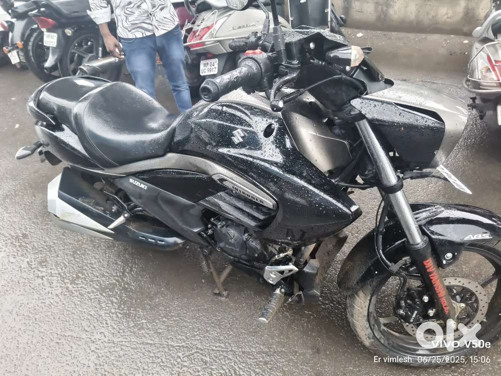 New condition me hai gadi me koi kam nhi hai