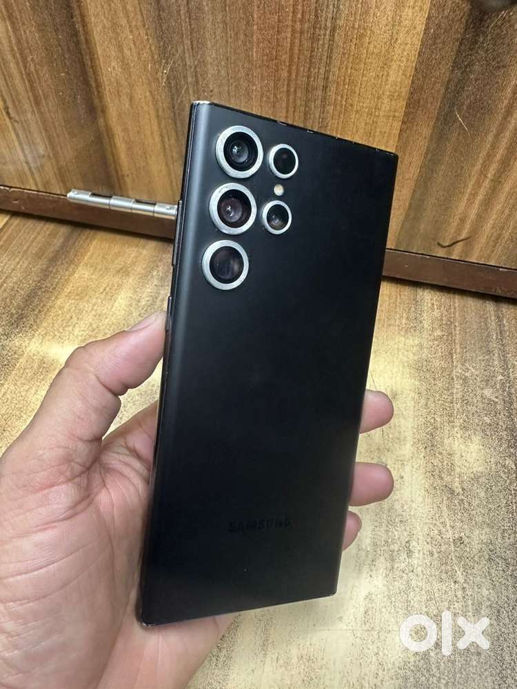 Samsung Galaxy S22 Ultra 256gb Line on Display