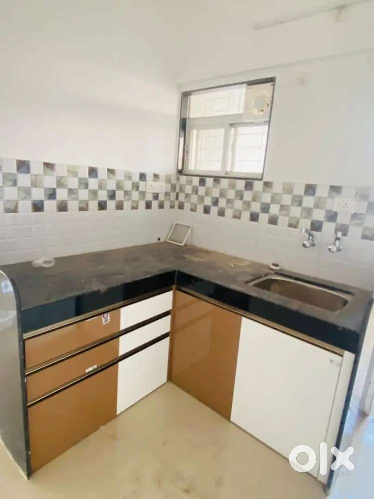 I am searching for a female roomate for one room.