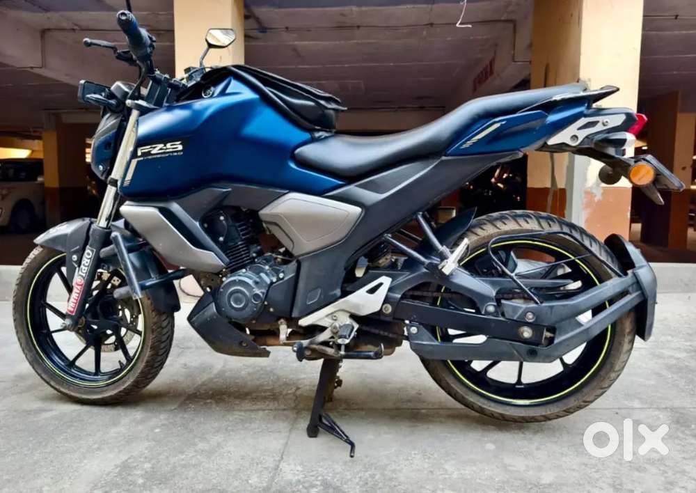YAMAHA FZS urgent sale