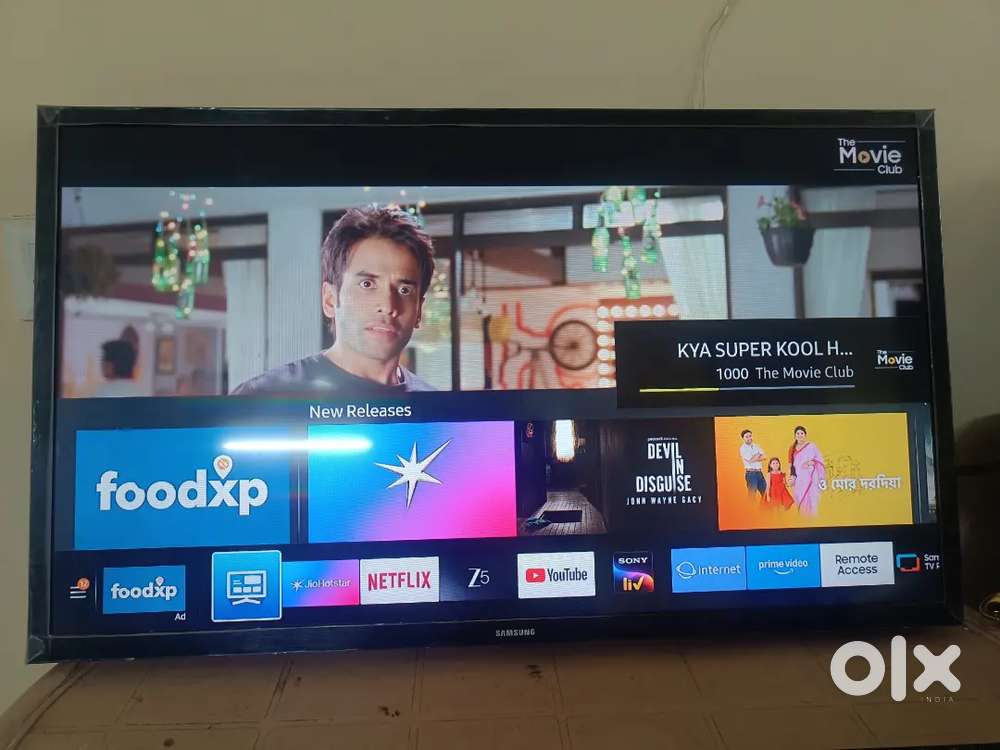 32 inches Samsung smart TV