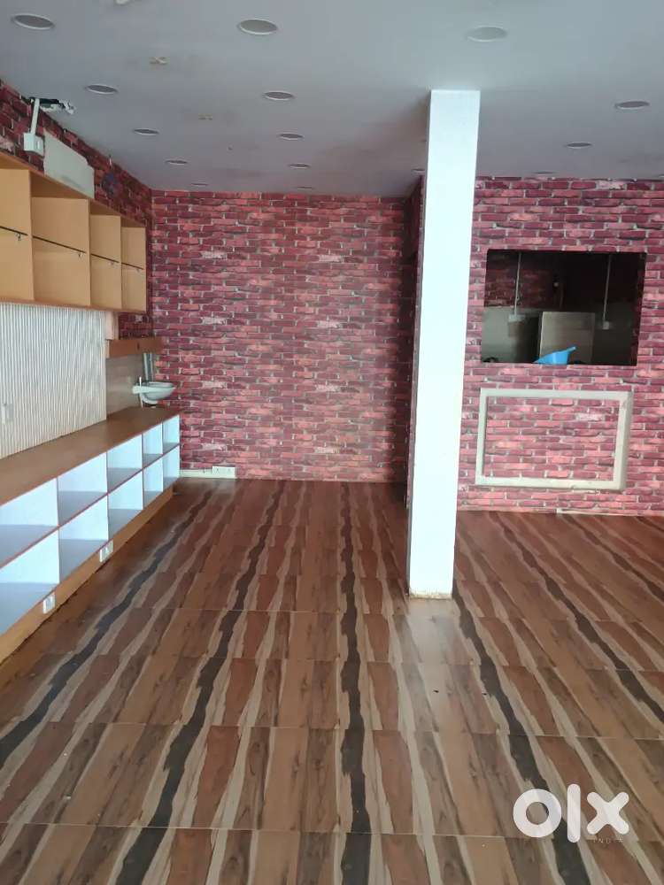 600SQFT GROUND FLOOR SHOP RENT 80000 AT KANDANCHAVDI DEPOSIT 15,00,000