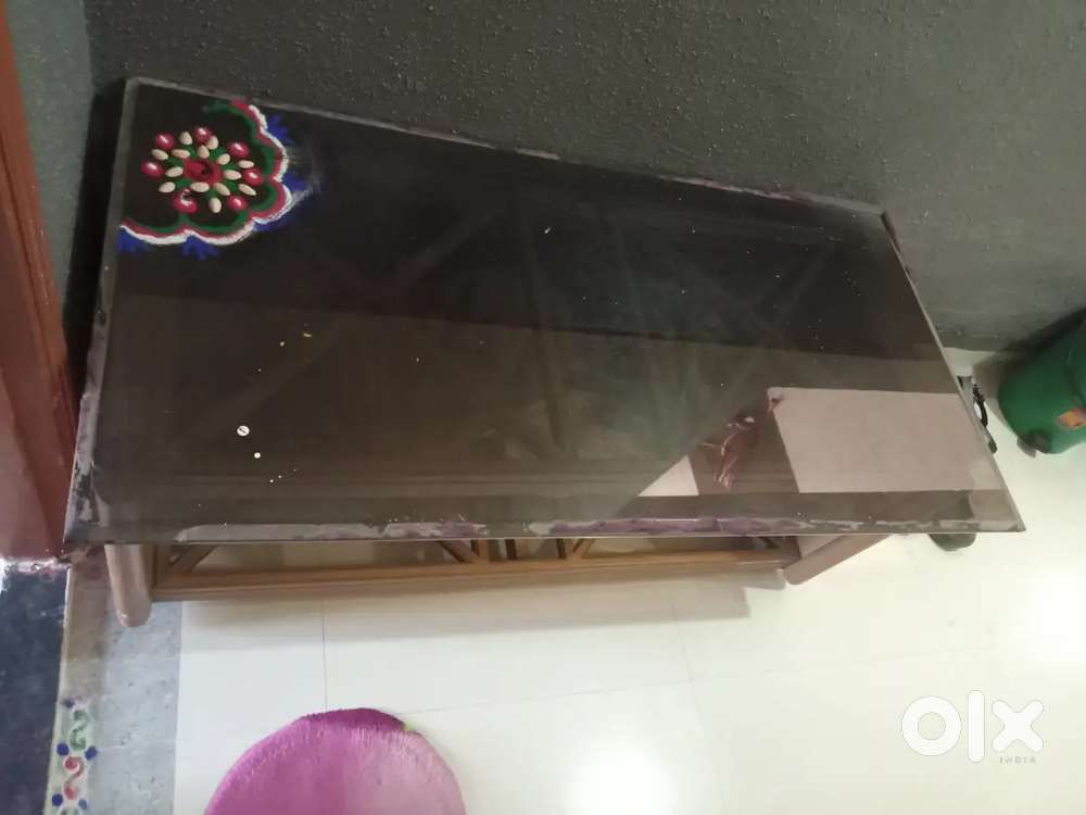 Dining table with high quality wood