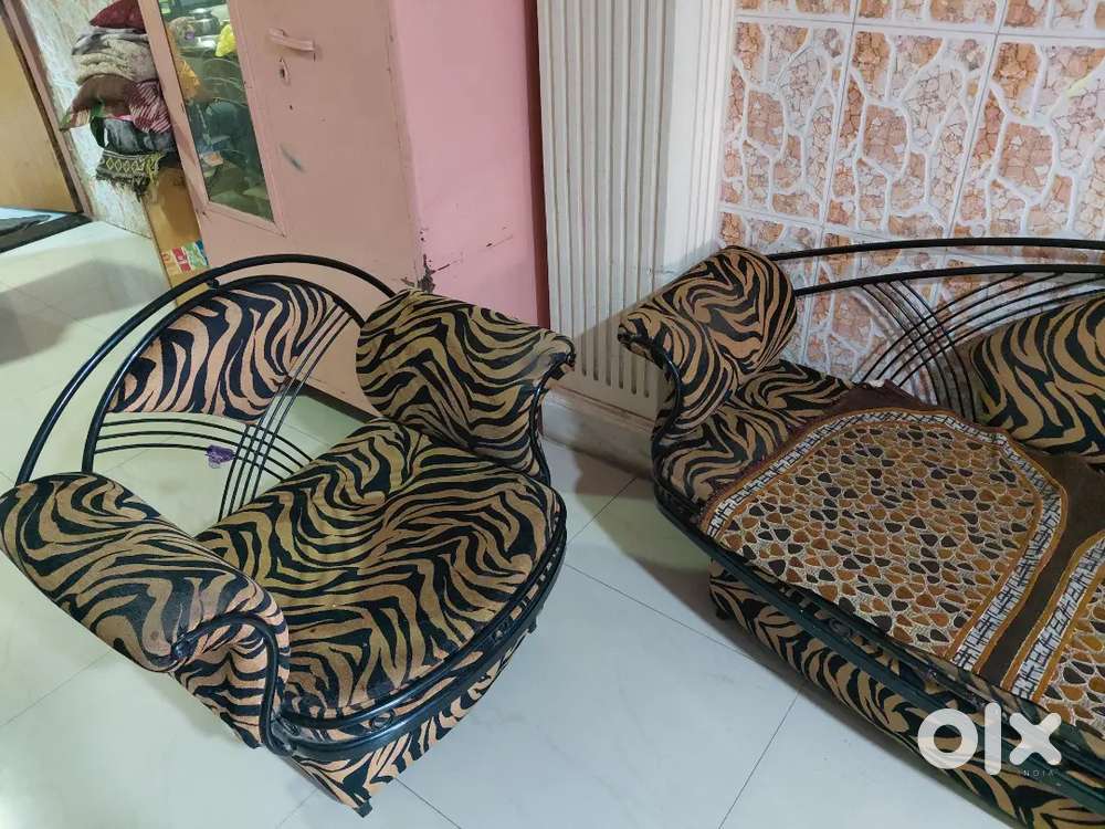 Sofa set 3+2 sitting