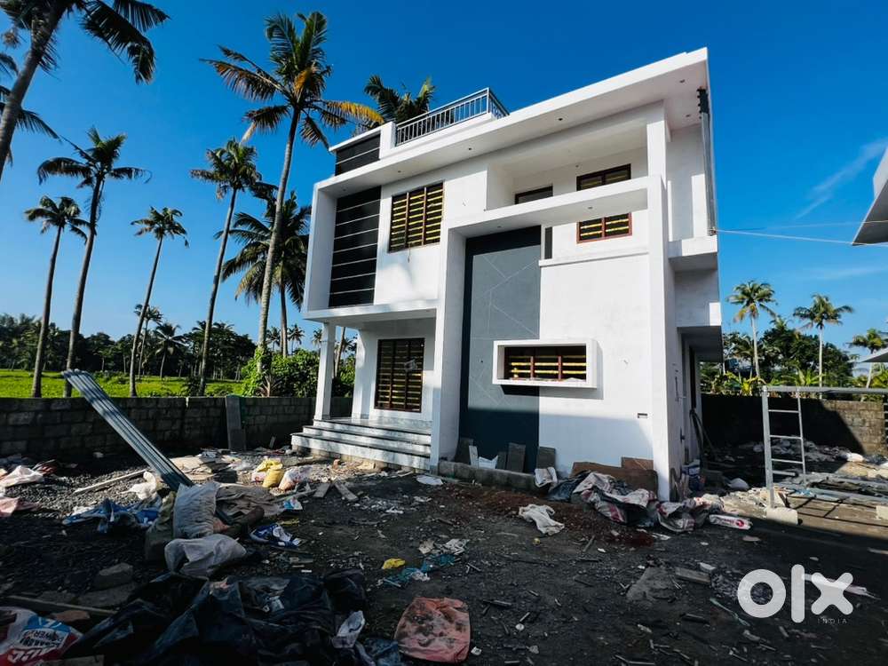 ആലുവ യുസി കോളേജ് മാളികംപീടിക 3.250cent 1350sqt 3bhk 45lakh