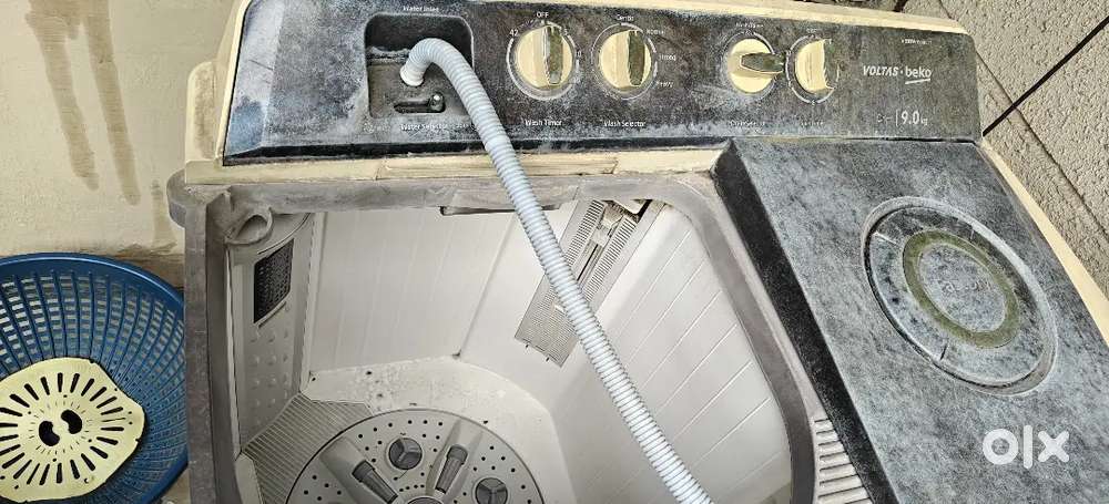 Voltas Beko 9 kg washing machine at 3500