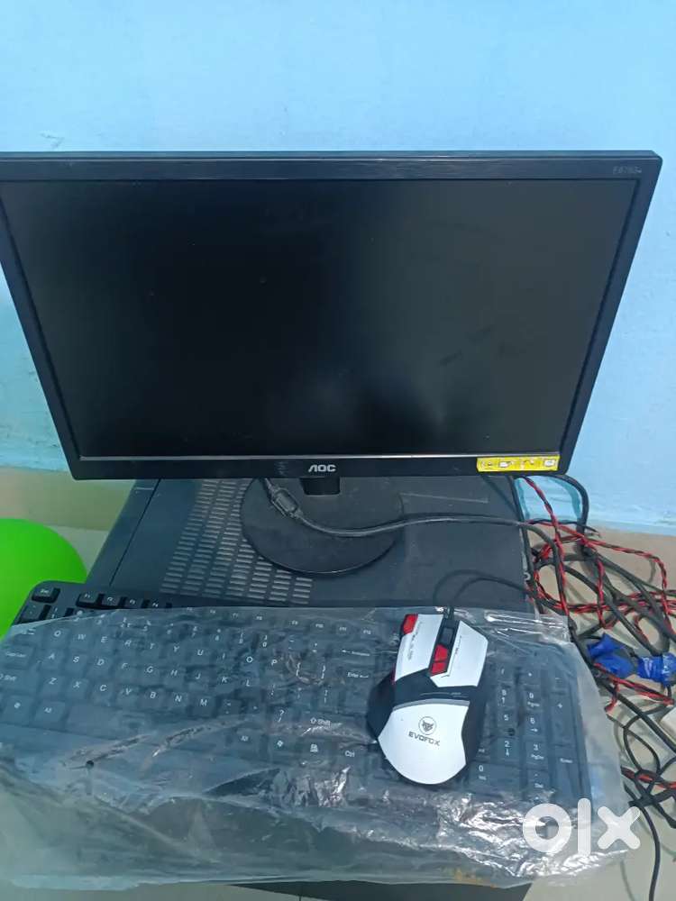 Ryzen 5 2400g 8gb ram 128 gb SSD with Aoc  monitor