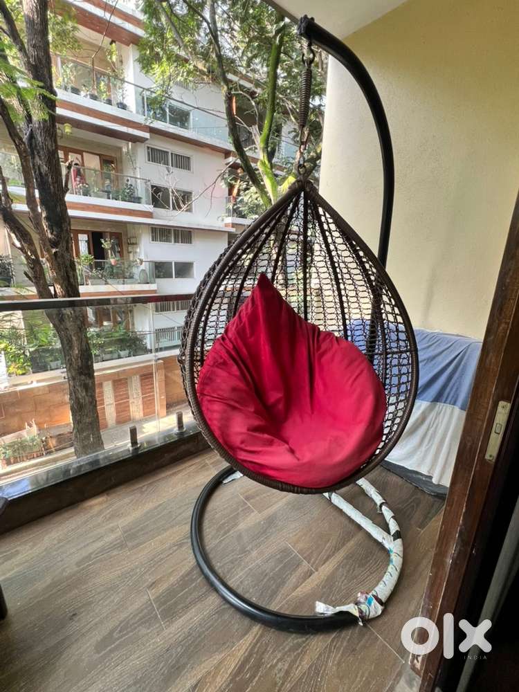 Single seating hanging swing