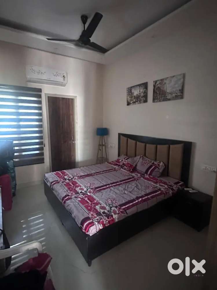 Flat for rent on road Society