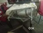 Table with 4 chair glass top